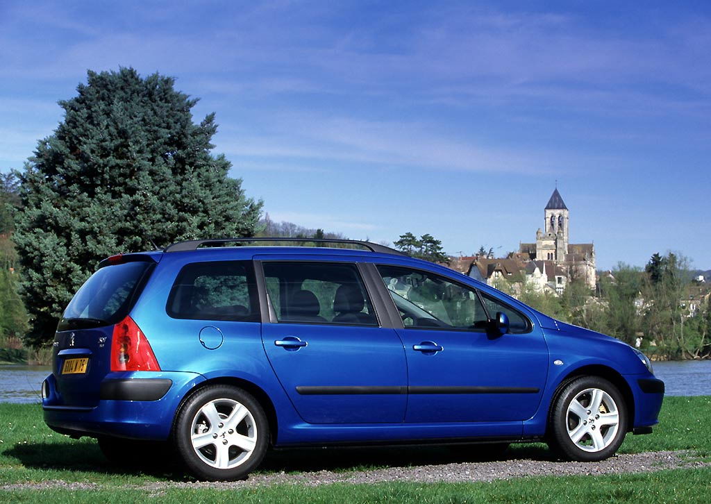 Peugeot 307 Break 2002 02.jpg